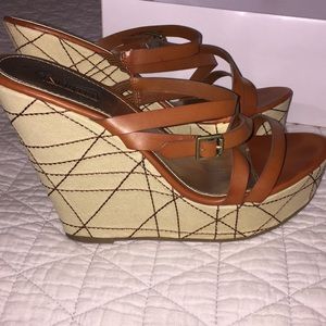 Unlisted by Kenneth Cole Hold Please Wedges